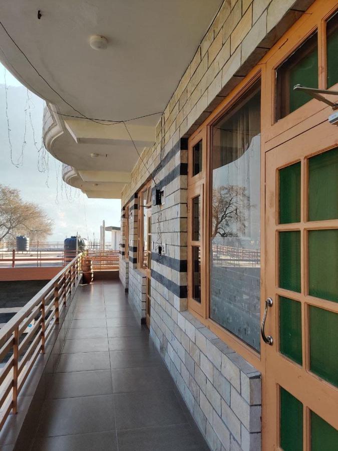 Mathan View Homestay - 3Min Drive To Kullu-Manali Airport Shamshi Bagian luar foto